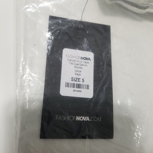 NWT FASHION NOVA Caught In A Daze Tie Dye Denim Shorts Size‎ 5 Color Sage - Picture 7 of 8